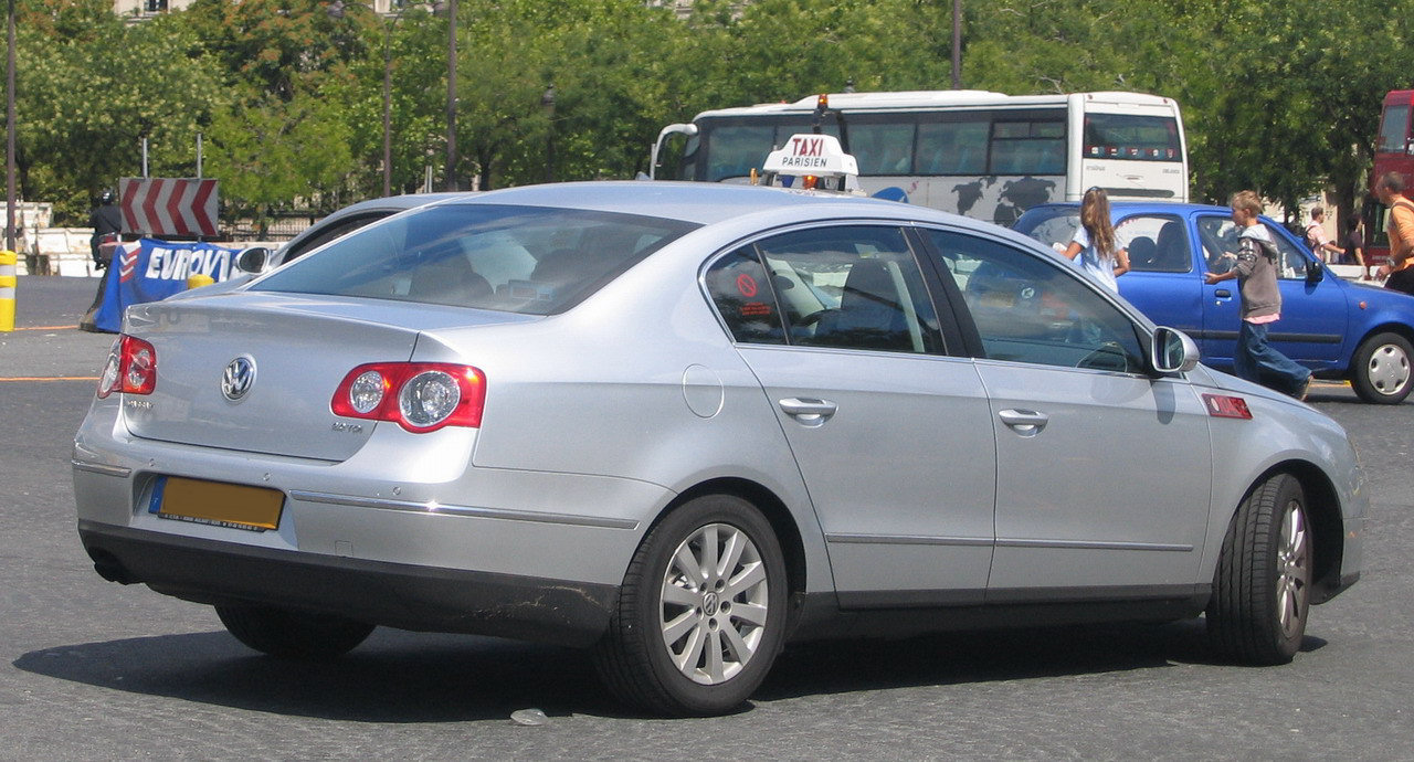 VW Passat 2005 25